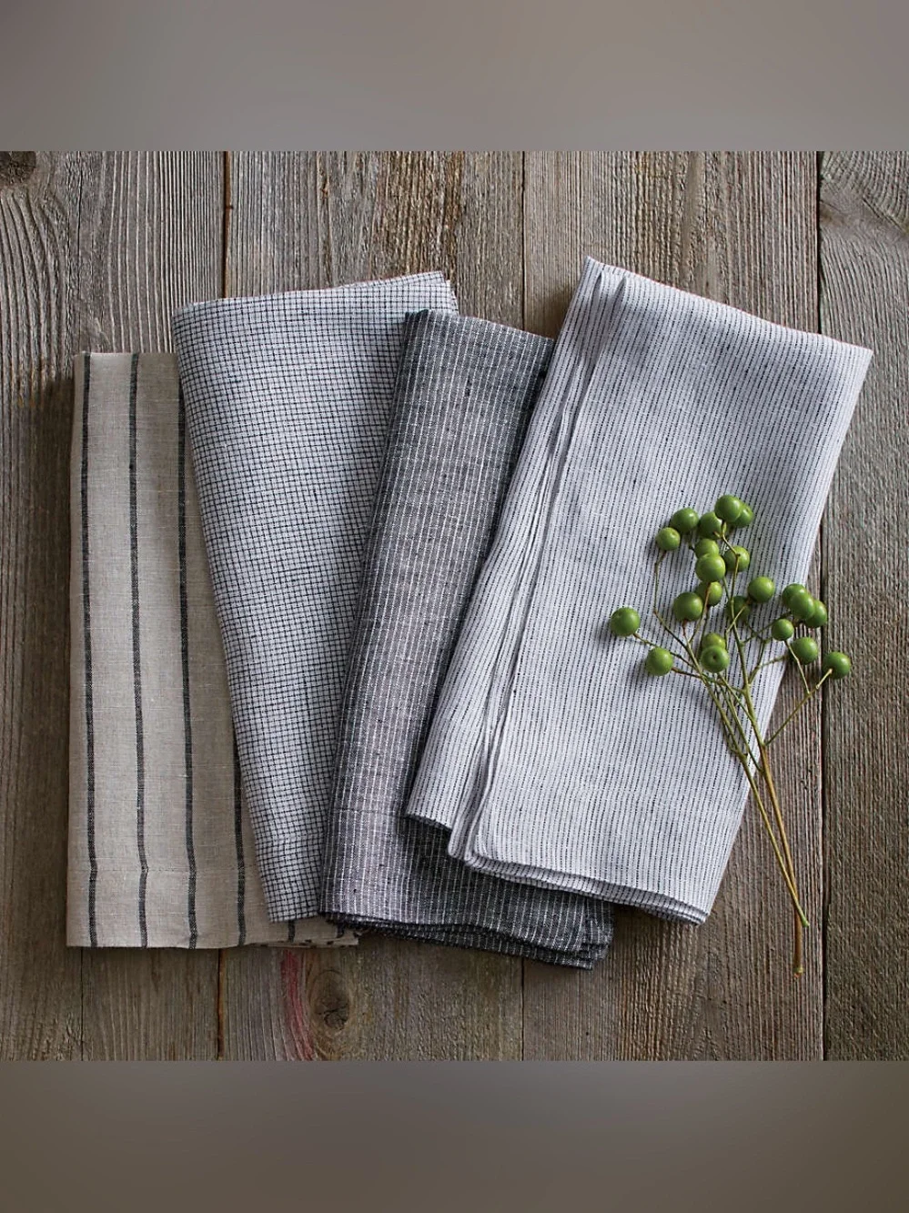 6/Crate&Barrel  Linen Cloth Dinner Napkins, 22”/ Set of 6